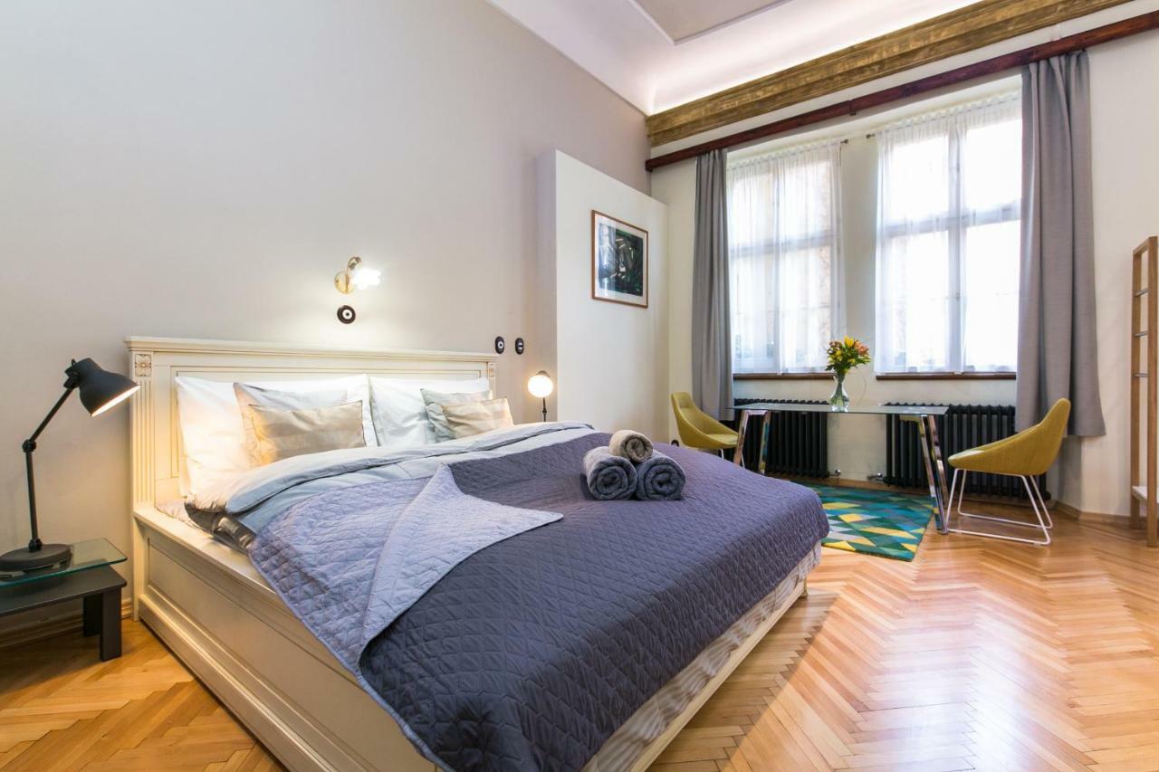 Apartment Nebovidy I - Historic Centre - Terrace - Air Conditioning Praga Esterno foto